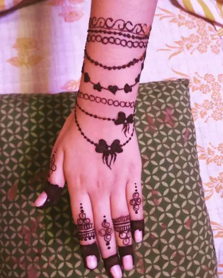 Top 10 Latest Bracelet Mehndi Designs In 2023! | Henna designs hand, Simple  henna tattoo, Henna art designs