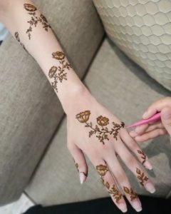 Latest And Stylish Floral Mehndi Designs For Hands