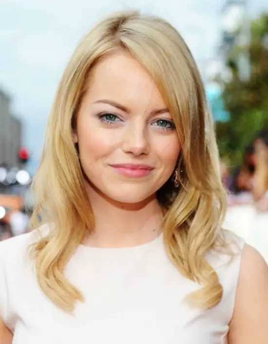 41 Stunning Emma Stone Hairstyles and Haircut Styles to Inspire You