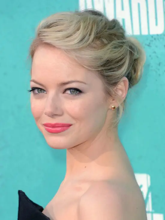 41 Stunning Emma Stone Hairstyles and Haircut Styles to Inspire You