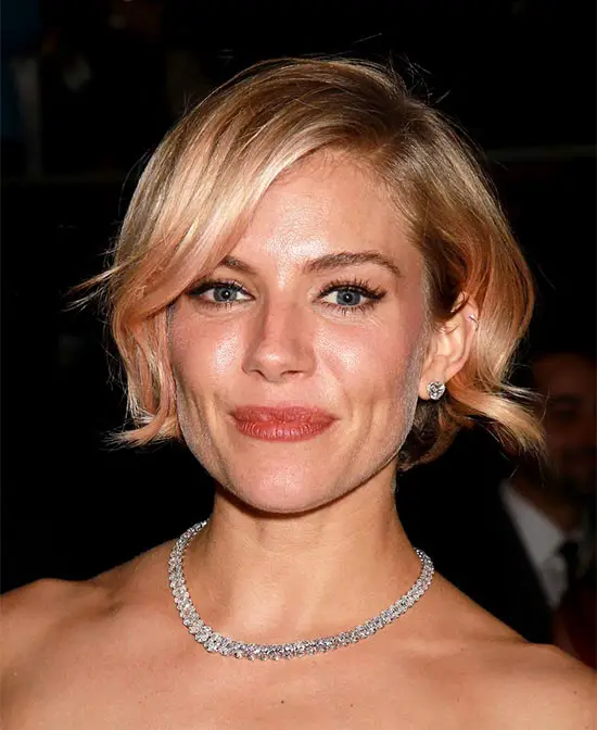 29 Cute Bob Hairstyles for Round Faces