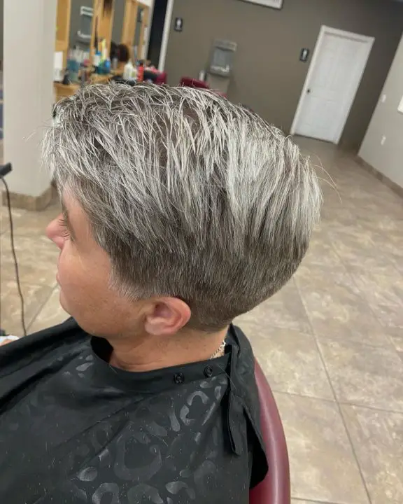 Simple Pixie Haircut For Women Over 50