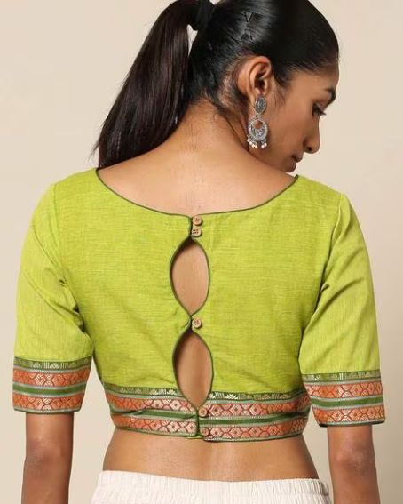 Cotton Blouse with Wooden button-loop closures at the back
