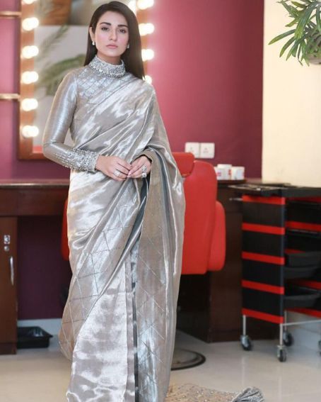 Full sleeve Blouse in Gray Saree for Woman Elegant look