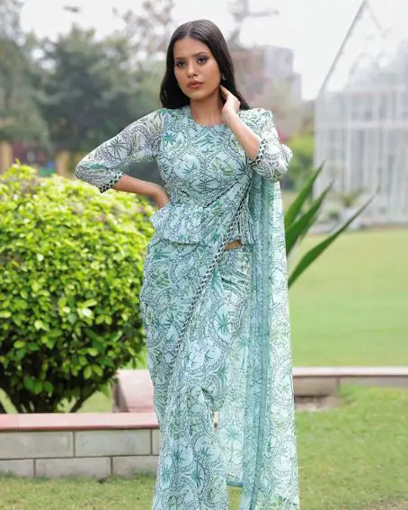 Green Georgette Tropical Print Saree With Peplum Blouse