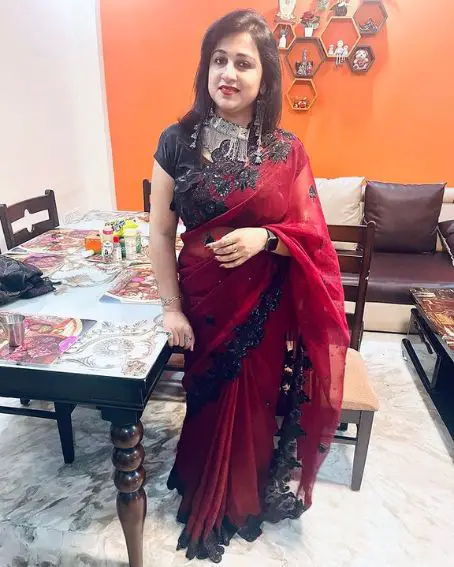 Lace Model Heavy Work Maroon Saree with Black Color Contrast Blouse